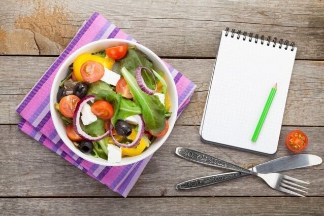 salada de legumes para dieta cetogênica