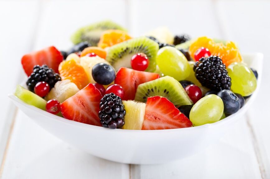 Salada de frutas no menu de dieta favorita